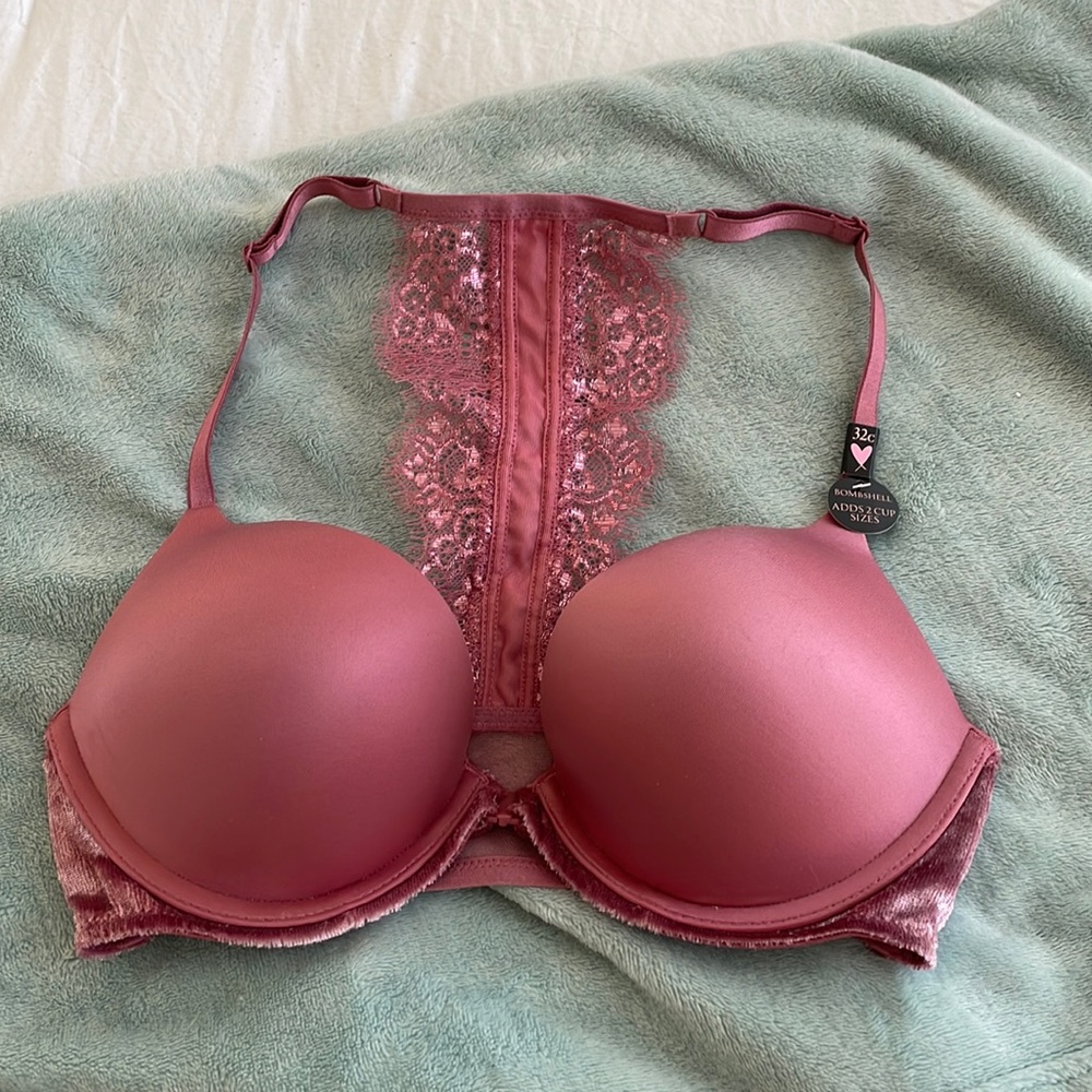 Size 32C Victoria’s Secret bombshell bra